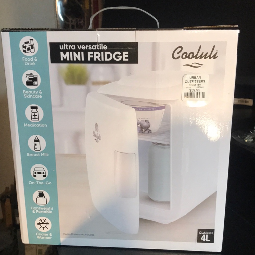 NIB MINI BEAUTY FRIDGE